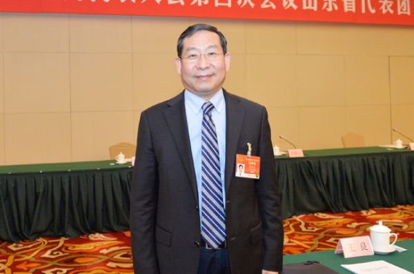 全國人大代表畢宏生：從幼兒園開展常態(tài)視力篩查，盡早做眼底篩查